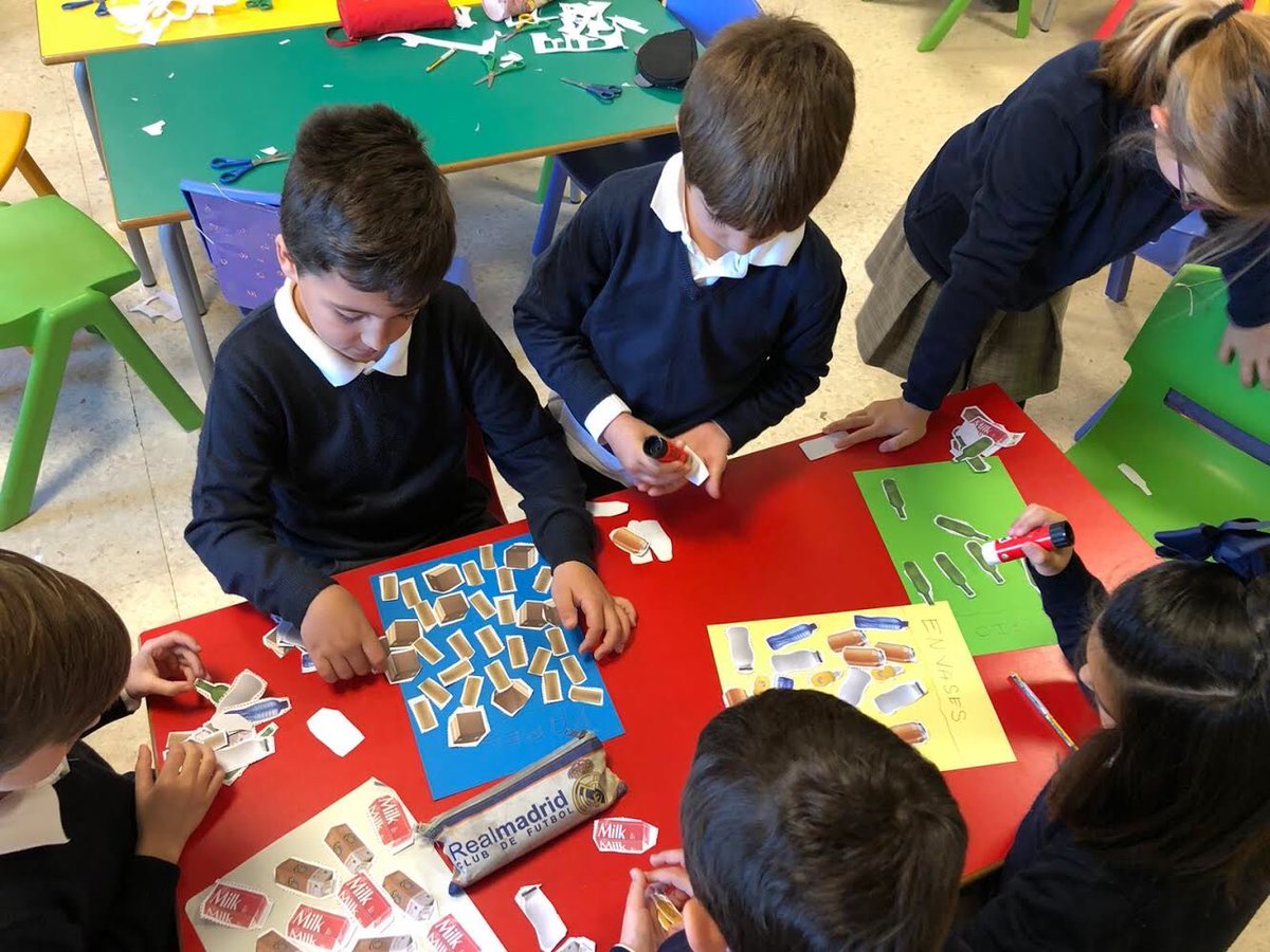 santoangelSE's tweet photo. 📣 En #1ºPrimaria nos encanta trabajar en Cooperativos, fomentando la solidaridad,la comunicación, la responsabilidad y el trabajo en equipo 👫🏼🤝. Somos #sociables #cooperativos #integros somos #AlumnosSantoÁngel. https://t.co/GGCwUAdqPi