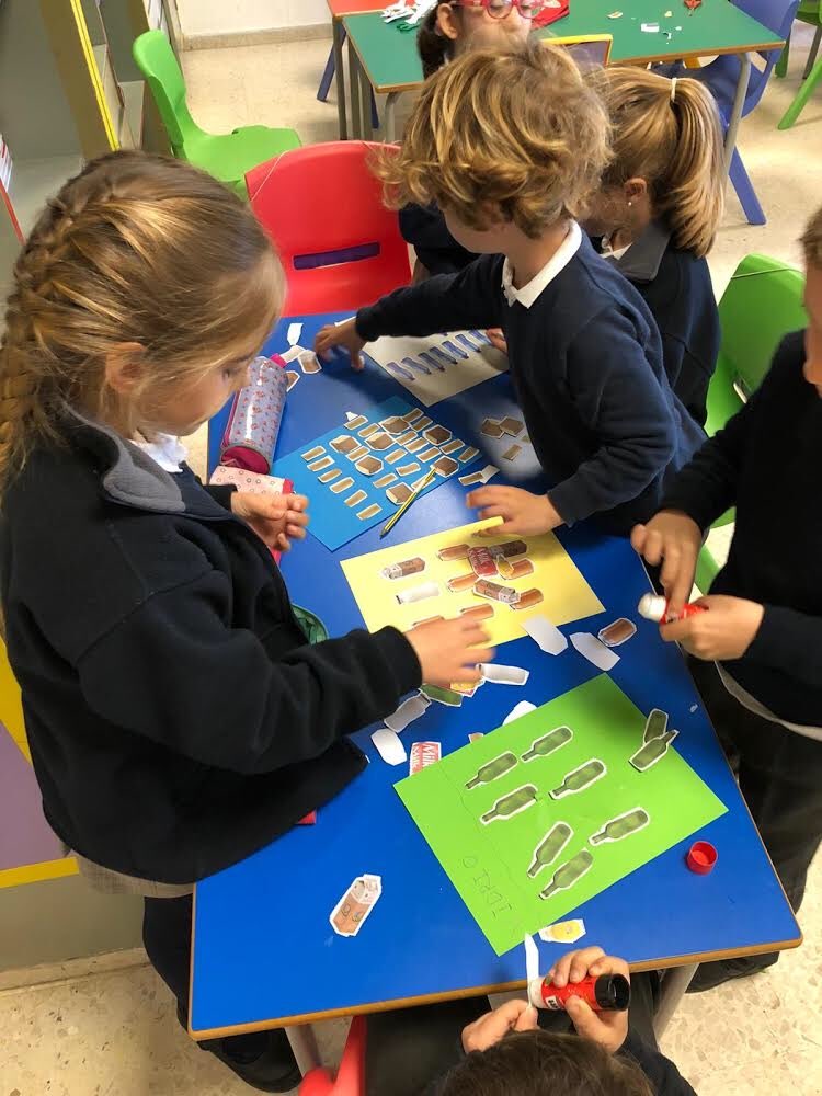 santoangelSE's tweet photo. 📣 En #1ºPrimaria nos encanta trabajar en Cooperativos, fomentando la solidaridad,la comunicación, la responsabilidad y el trabajo en equipo 👫🏼🤝. Somos #sociables #cooperativos #integros somos #AlumnosSantoÁngel. https://t.co/GGCwUAdqPi