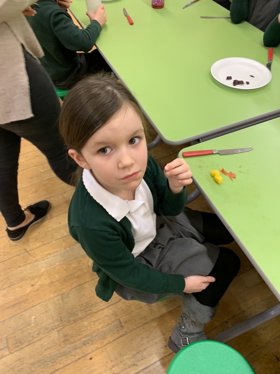 HawthornPrimary's tweet photo. In tonight’s #BakeOffClub we had something a little bit different! We had a delicious taster session so we could try some healthy treats! https://t.co/yOACVZ2T6H