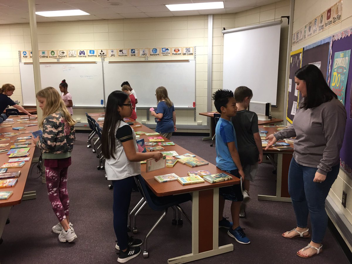 jennsey_mcgee's tweet photo. A Book Swap is a great way to celebrate Read Across America Week! @mboland4thgrade @DanMertig @jrussell106 @CarverES_RH #SEASofAdventure https://t.co/ERnRo2t6y2