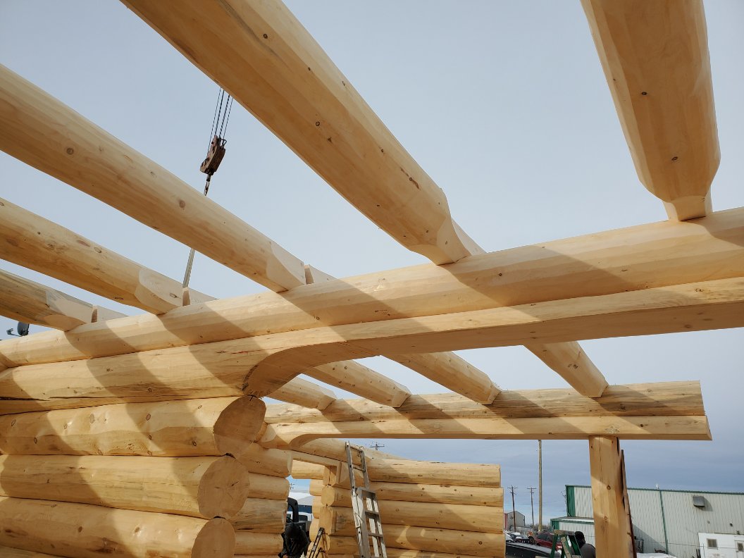 MH_WoodS's tweet image. Upper floor joists being installed to our #Togo SK build. #cabinlife #customlogbuilder  #logbuilding #builder