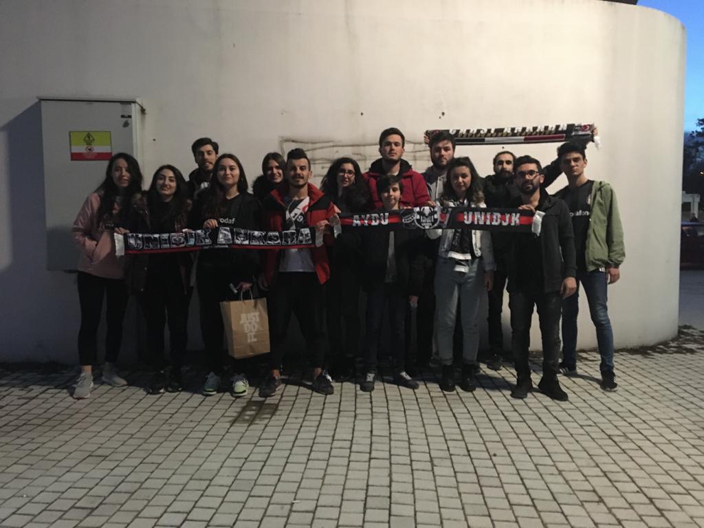 unibjkaybu's tweet photo. ADININ OLDUĞU HER YERİ SİYAH BEYAZLA BOYAYACAĞIZ!
#Amatörde #Deplasmanda https://t.co/hAW82vDdy4