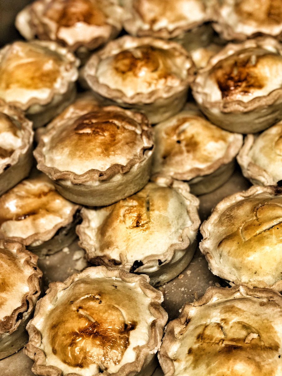 OwdNellsTavern's tweet image. Karl is cooking up some delights for our #canalside  #pieweek #puddingweek next week... 🥧🥧🥧 #putapieinit #Murphyspie Mrs Kirkham’s #homemade #cheeseandonion #pie ❤️❤️❤️@GTHamlet
