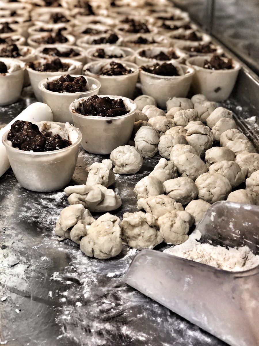 OwdNellsTavern's tweet image. Karl is cooking up some delights for our #canalside  #pieweek #puddingweek next week... 🥧🥧🥧 #putapieinit #Murphyspie Mrs Kirkham’s #homemade #cheeseandonion #pie ❤️❤️❤️@GTHamlet