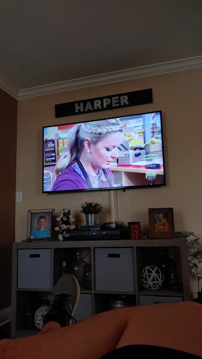 PepsiGuy4559's tweet photo. @ChefDPhillips I could literally watch you all day on GGG!!! Love it!!! https://t.co/C2y5jWdrwQ