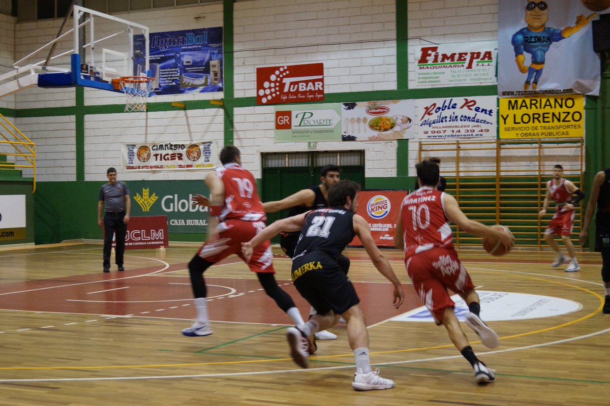 CBVillarrobledo's tweet photo. 📢 Final del primer cuarto:
@CBVillarrobledo 20 🆚 @CirculoGijon 7
Grupo A2
🏆LEB Plata
📍 Pabellón de los Pintores
#adnCBV
#GoCBV
¡Así sí! https://t.co/b1uBavo3Uq