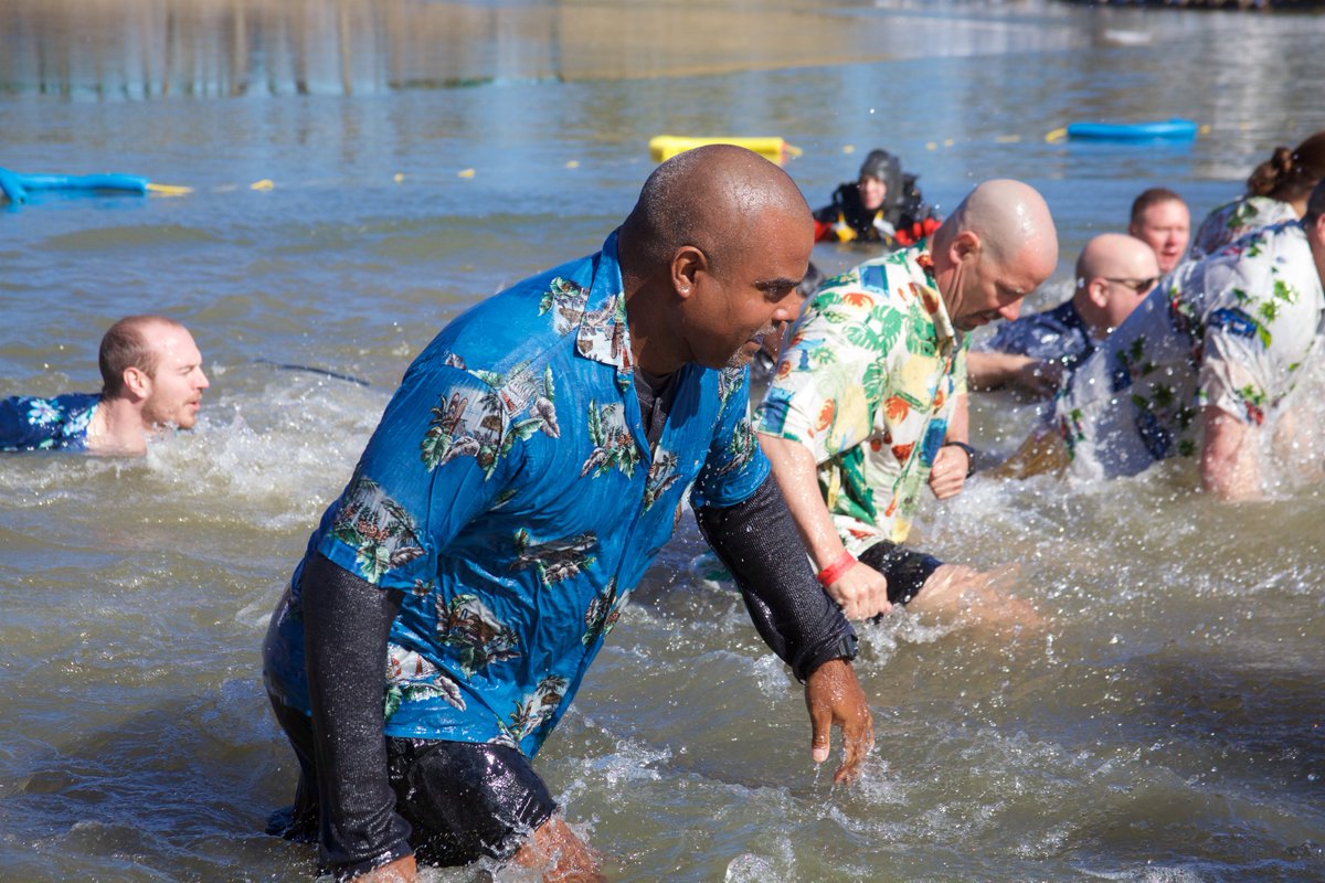 villapark_il's tweet photo. As of this morning, the @VillaParkPolice has raised $5,906 for the Polar Plunge.
Please enjoy some pics of their COLD adventure. #VPPD https://t.co/xuYCR7yD9R