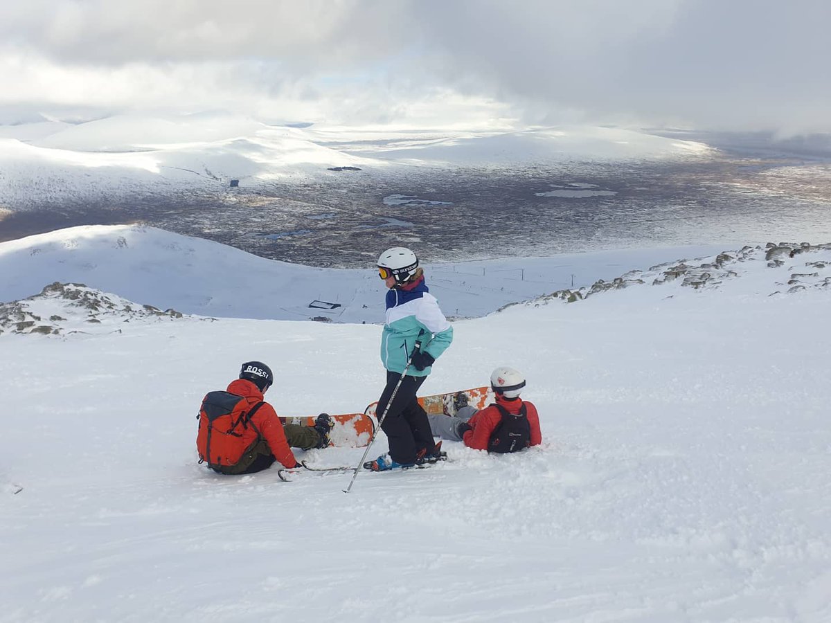 SportsGkc's tweet photo. Taken full advantage of the cold weather we have had the past few weeks and hit the road early to get a decent day in on the slopes at Glencoe! https://t.co/gh7KiuXbGt