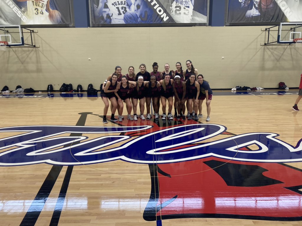 SNUwbb's tweet photo. Thanks @TUWBasketball for allowing us to use your facilities as we head up to Bartlesville for the @GACAthletics Conference Tournament! Good luck at the American Conference Tournament!! #BoltsUp ⚡️⚡️ https://t.co/aNtG2hmS4s