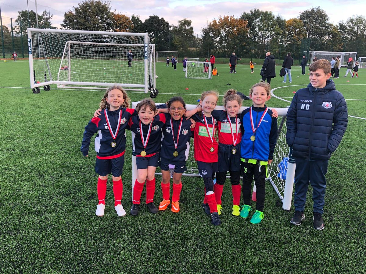 HolywellFc's tweet photo. ***We are recruiting players***

From the 2020-2021 season we are actively encouraging players of all abilities to join our existing U8s, U10s, U12s and ladies

Come along and join the journey get in touch and make friends have fun

#wellwomen #wellgirls 
Please DM for more info https://t.co/2waIQAURUs
