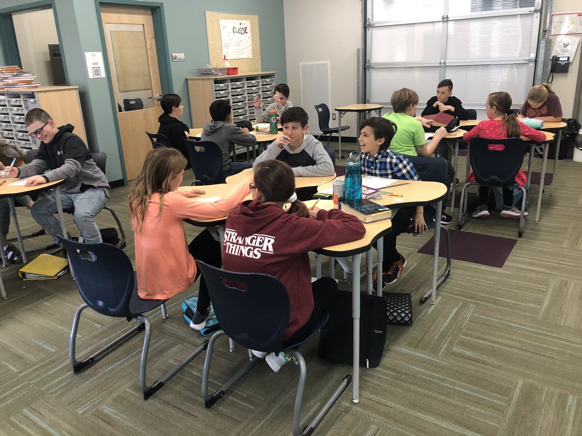 MmeHynd's tweet photo. It’s a great day to start #geniushour! My Ss posted their passions and started their ❤️maps @ecole_elizabeth @EducationRcsd https://t.co/EXlJCRhTvt