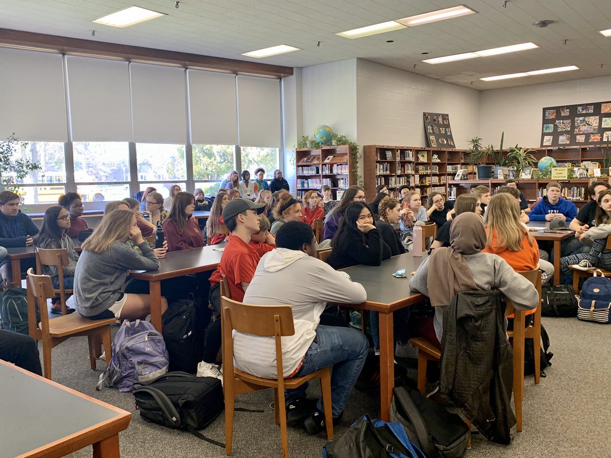 ckmcdonald01's tweet photo. Awesome talk by Daynier Adan from @KyRefugee to my Spanish students! They were completely engaged and eager to learn about stereotypes faced by immigrants here in Kentucky.
#wearenotourstereotypes #pbl @magnifylearning #makinglearningrelevant @waterslms @atherton_high @JCPSKY https://t.co/vH2i5704W5