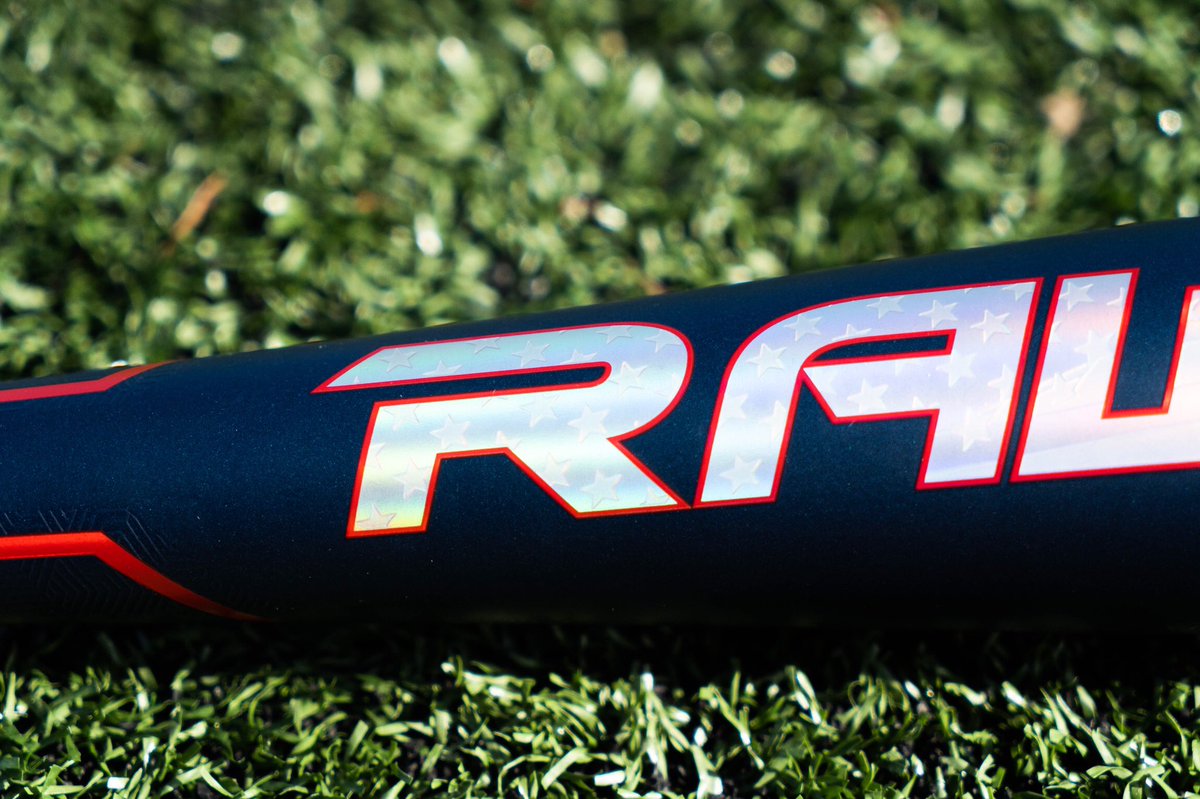 RawlingsSports's tweet photo. The red, white, and blue design on our 2020 Limited Edition Velo ACP BBCOR bat 🔥🇺🇸 Shop now, only on https://t.co/bPUxo9FpXa. #TeamRawlings #TheMarkOfPerformance https://t.co/ZVACCAMt1U
