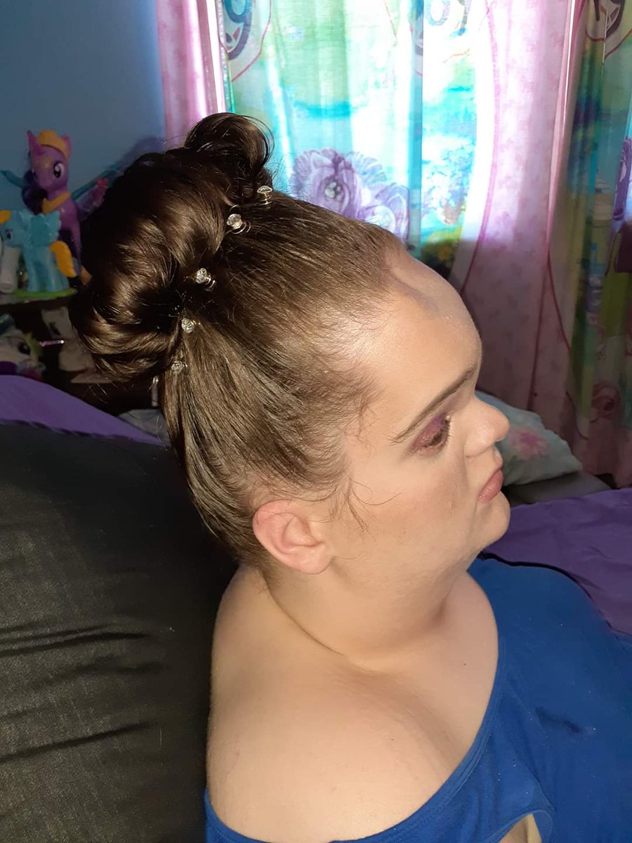 sciub2020's tweet photo. PRAYERS FOR TORI

Simply Stunning ❤🦄❤
#stunning #girlyfun #makeup #hair 

https://t.co/RHVeW0egRr https://t.co/aga9sVtbwW