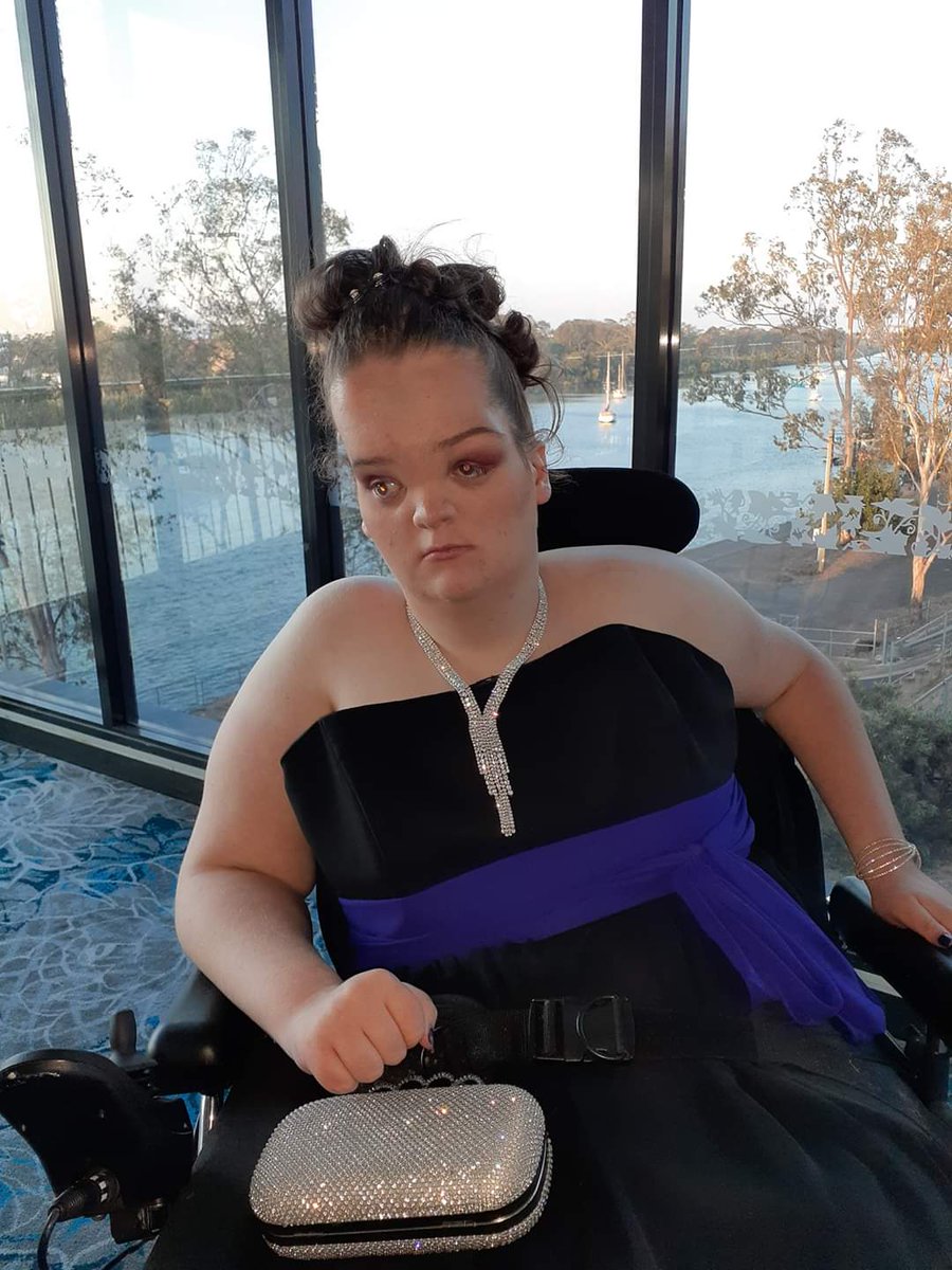 sciub2020's tweet photo. PRAYERS FOR TORI

Simply Stunning ❤🦄❤
#stunning #girlyfun #makeup #hair 

https://t.co/RHVeW0egRr https://t.co/aga9sVtbwW