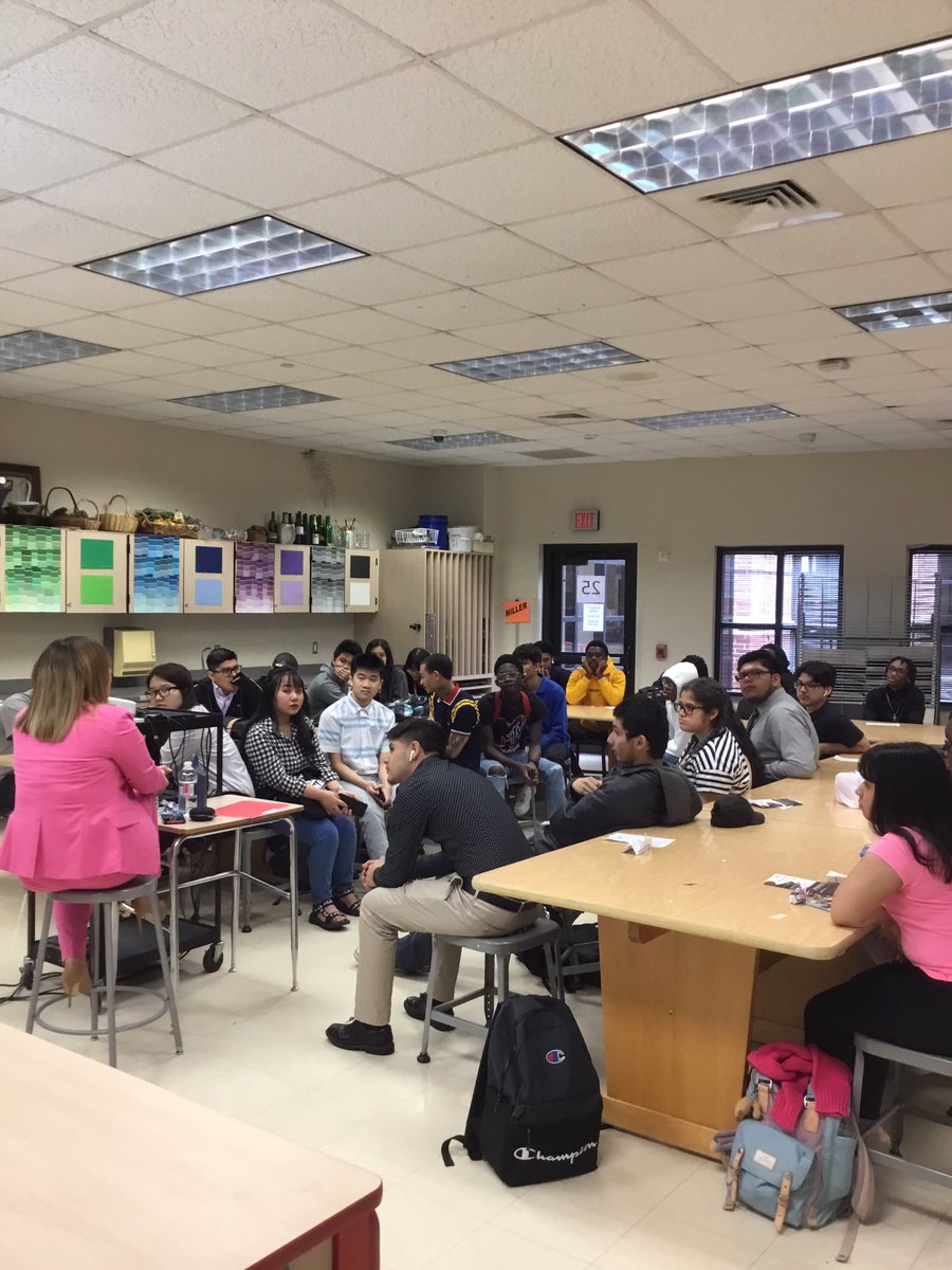 ATaylorHS's tweet photo. Hats off to all of the local businesses that participated in our second year of career day for our seniors. https://t.co/Aw7m3JBMwB