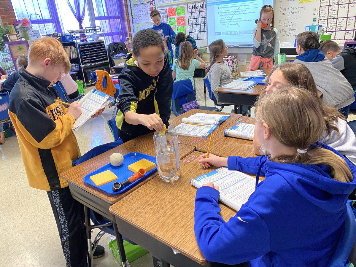 beerman_mandy's tweet photo. Math ss are measuring the volume of various objects using a calibrated bottle @ParkadePanthers https://t.co/s6UsAgpSQh