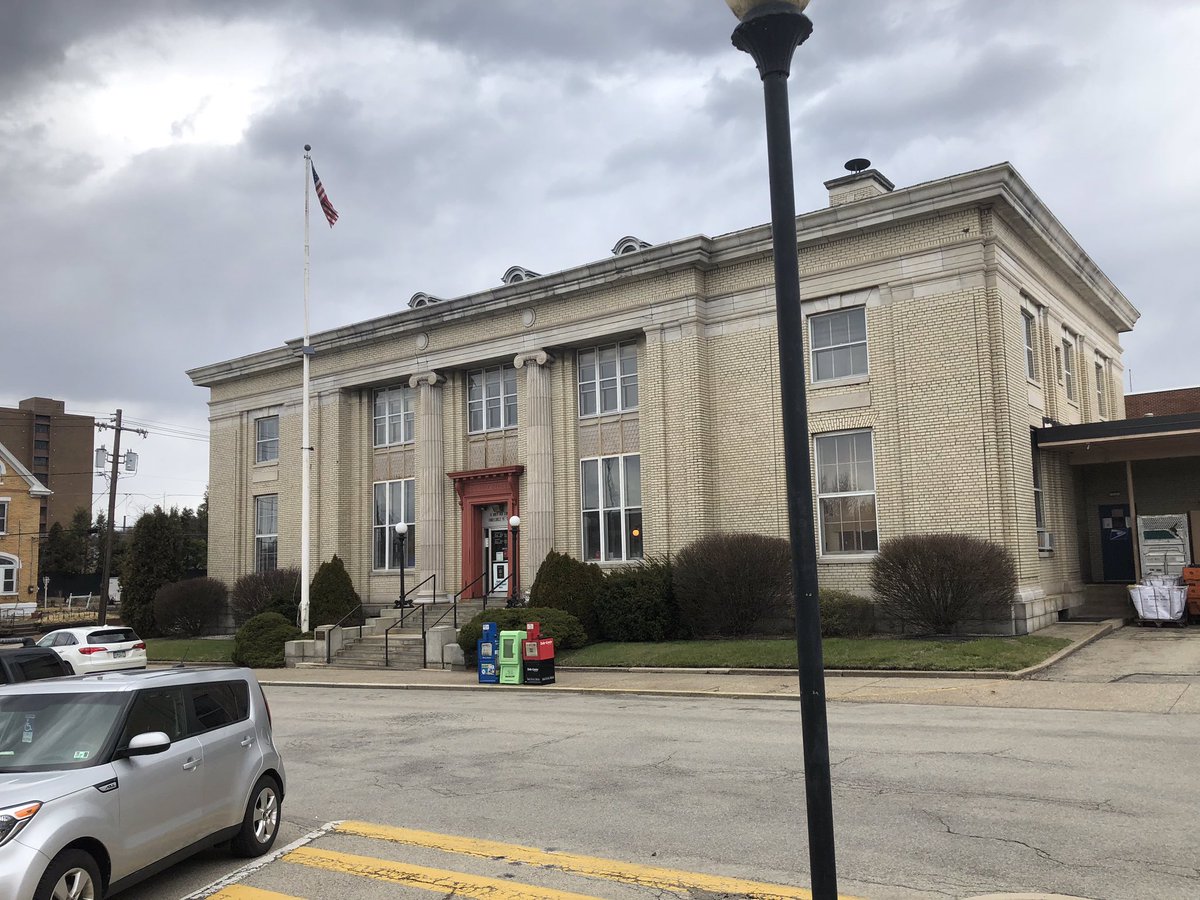 JoeDeFeliceHUD's tweet photo. Nice chat in ConnellsvillePA Fayette County where we met w the city, the development & housing authorities & talked about breaking down the silos & working w the many federal agencies to see what opportunities are available esp since they are an #OpportunityZone #SWPA2020 #HUDR3 https://t.co/CM45c9ORb6