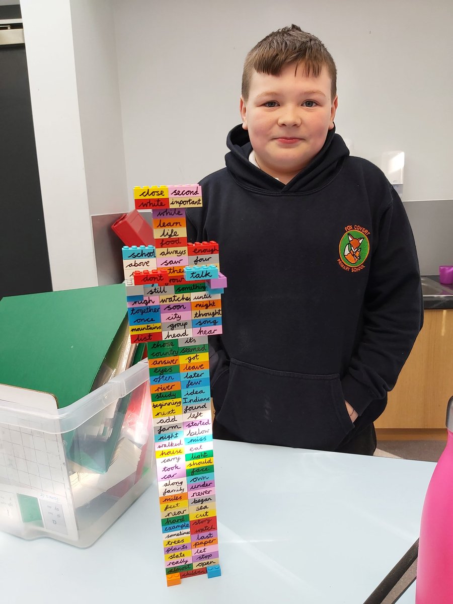 FoxCovertPS's tweet image. Here&apos;s one proud boy who did a great job of reading all his common words then made a Lego statue with them.  #p7fcps superstar