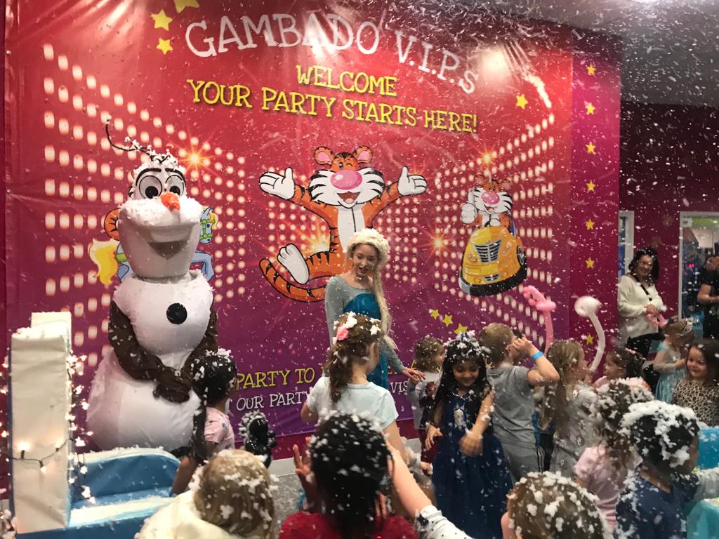Members get 25% off tickets to our magical #Frozen Event! Book tickets now - you won't want to miss it! ow.ly/jwCA50yD30Z #Watford #Herts #ParentingTips