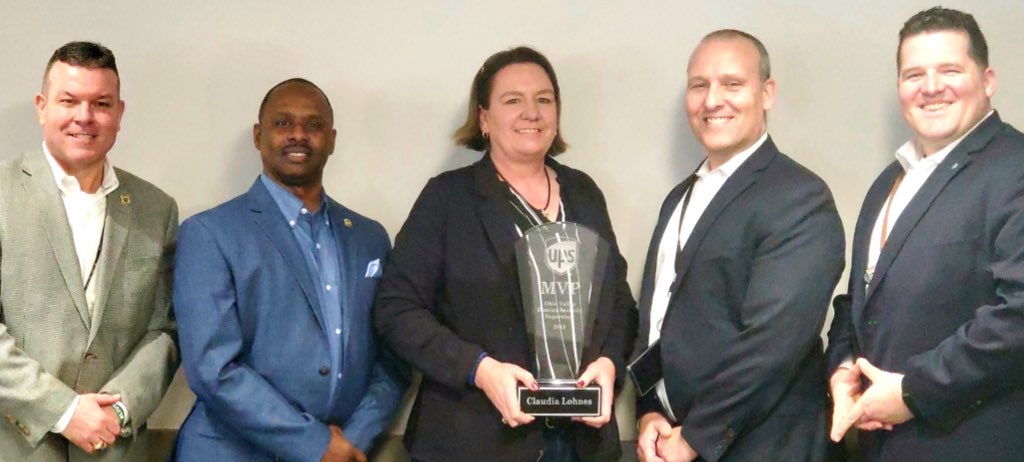 Congratulations to Ohio Valley Security 2019 MVP Sup Claudia Lohnes @lpendergrass10 <a href="/joeboyleups/">Joe Boyle</a> @awc3thrill <a href="/MaymonStephanie/">Stephanie Maymon</a> <a href="/OhioValUPSers/">Ohio Valley UPSers</a>