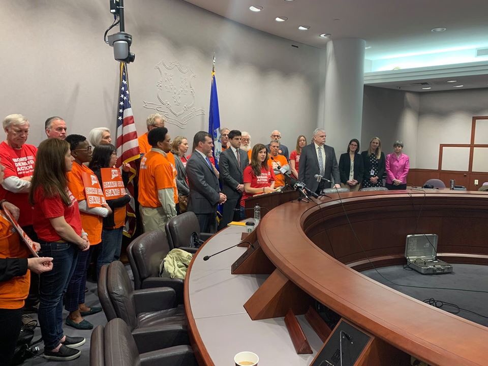 katiedharri's tweet photo. Although CT was one of the first in the nation to pass an ERPO law, it’s time for an update! @MomsDemand volunteers stand alongside @SteveStafstrom today at a press conference announcing HB 5448. #expeCTus #MomsAreEverywhere #ctleg #CTmighty https://t.co/ZwApoVWlgt