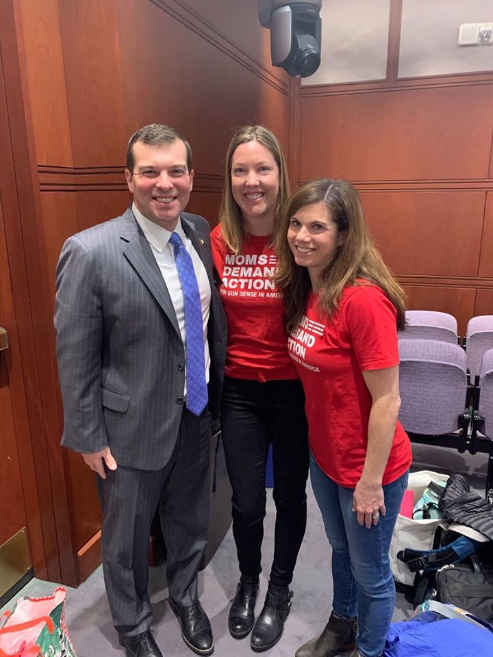 katiedharri's tweet photo. Although CT was one of the first in the nation to pass an ERPO law, it’s time for an update! @MomsDemand volunteers stand alongside @SteveStafstrom today at a press conference announcing HB 5448. #expeCTus #MomsAreEverywhere #ctleg #CTmighty https://t.co/ZwApoVWlgt