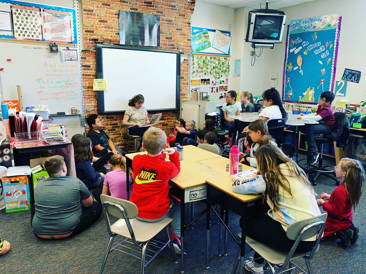 groftteach's tweet photo. Today we celebrated Day 3 of #ReadAcrossAmericaWeek Our guest reader was Miss Penny, our amazing custodian! She read “Stripes” and the students LOVED it! #fourthgrade @CVIS17350 https://t.co/9gqhuPjkMN