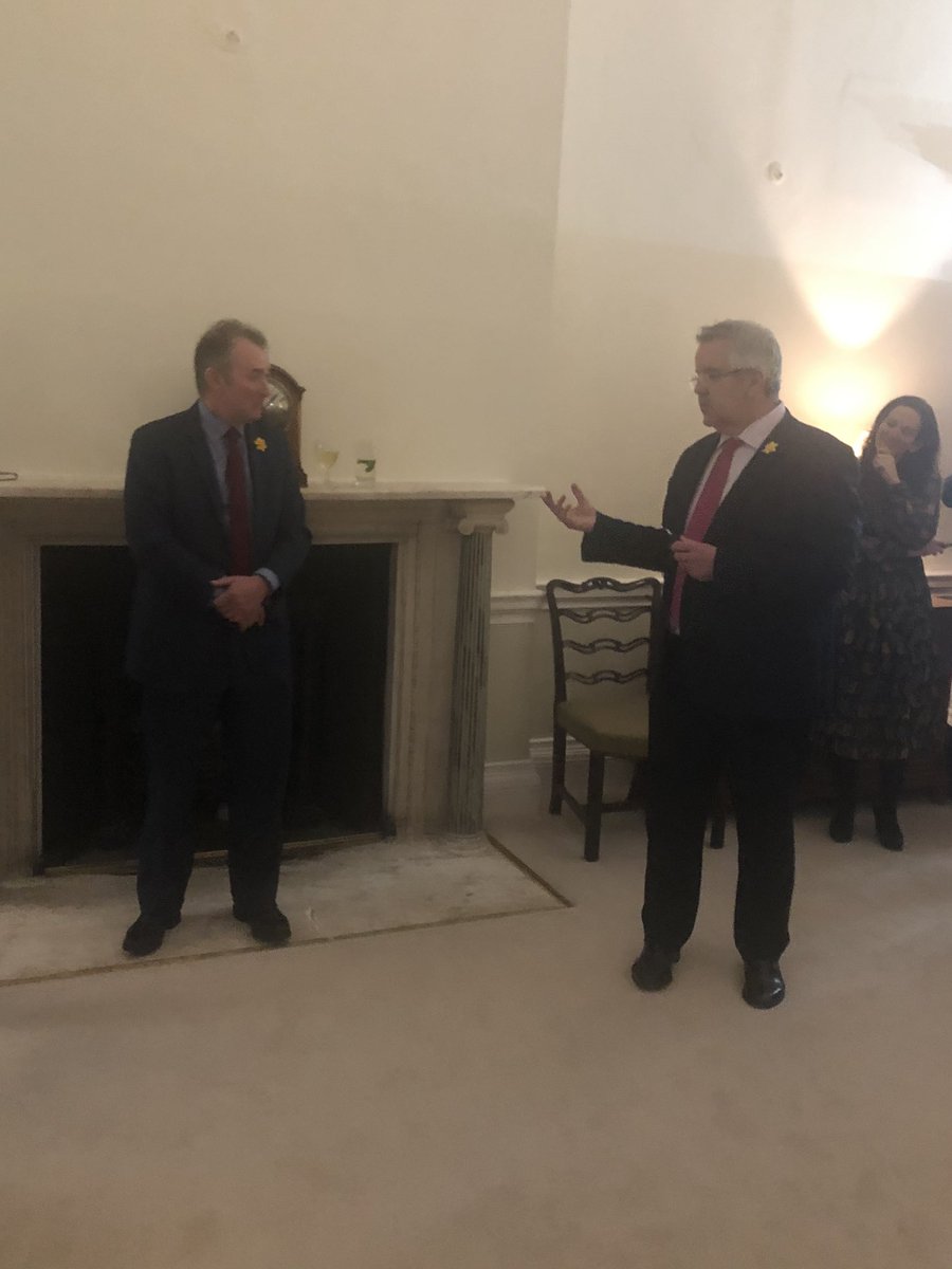 vanessarussellk's tweet photo. Quick trip to London for networking, Q&amp;A with @Simonhartmp @swaleschamber @IoDWales #walesweek https://t.co/uCpD8oWlyo