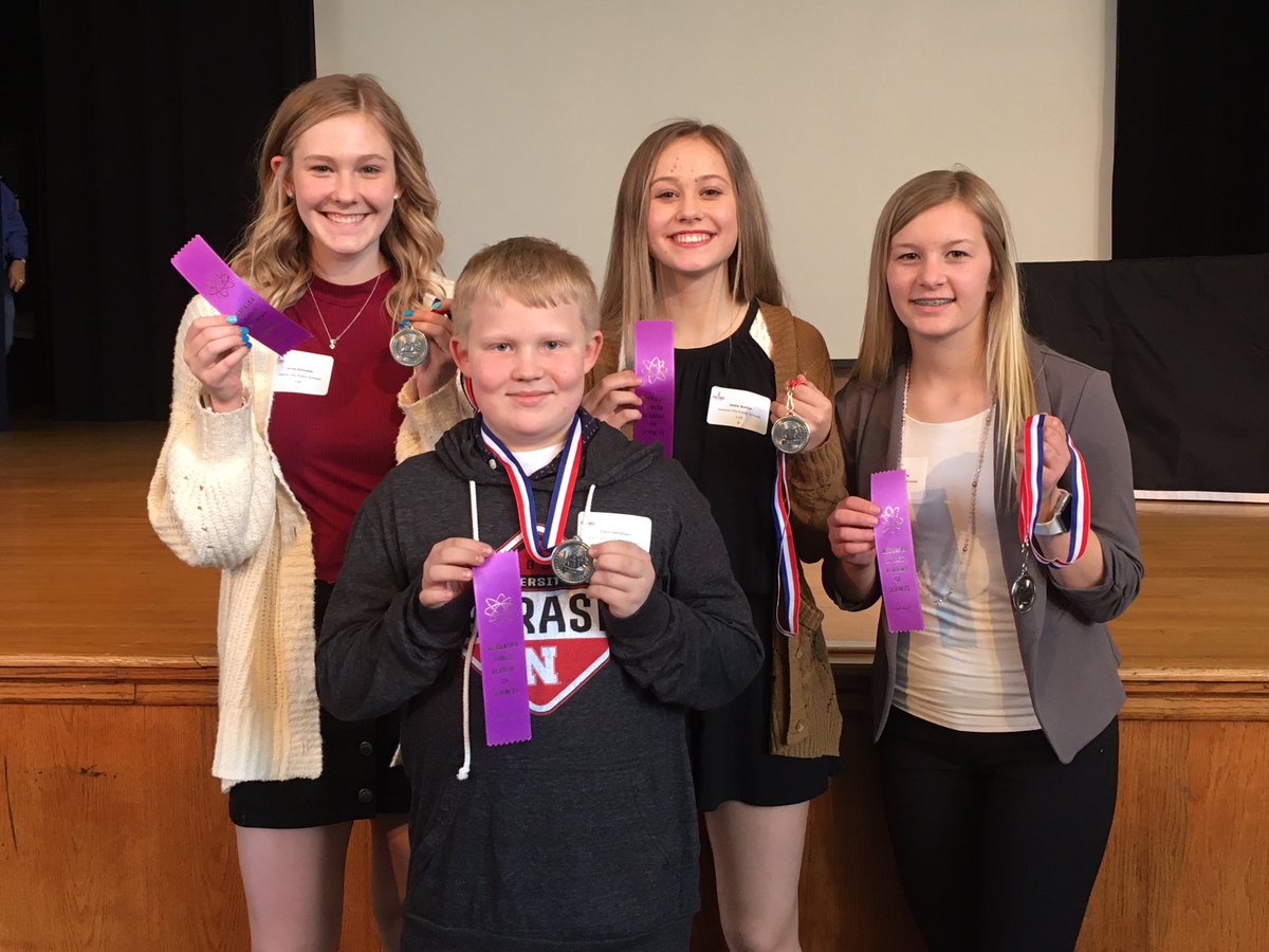 andetlefsen's tweet photo. EIGHT STATE QUALIFIERS!!!!!!!!! Four from Junior Division and Four from Senior Divison. #bisonscience #greathappenshere @NebAcadSci @ccpsactivities @centralcityms https://t.co/Jp4INTyTNn