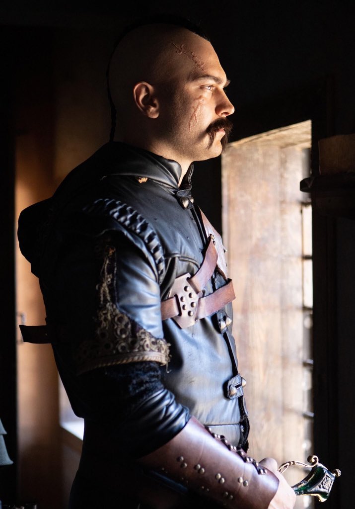 CagatayyUlusooy's tweet photo. 📸 | Çağatay Ulusoy’un başrolünde oynadığı, #TheProtector (Hakan:Muhafız) 06.03.20’ de 3.Sezonuyla Sadece Netflix’te !
@cagatayulusoyy https://t.co/QlPsYO39Bi