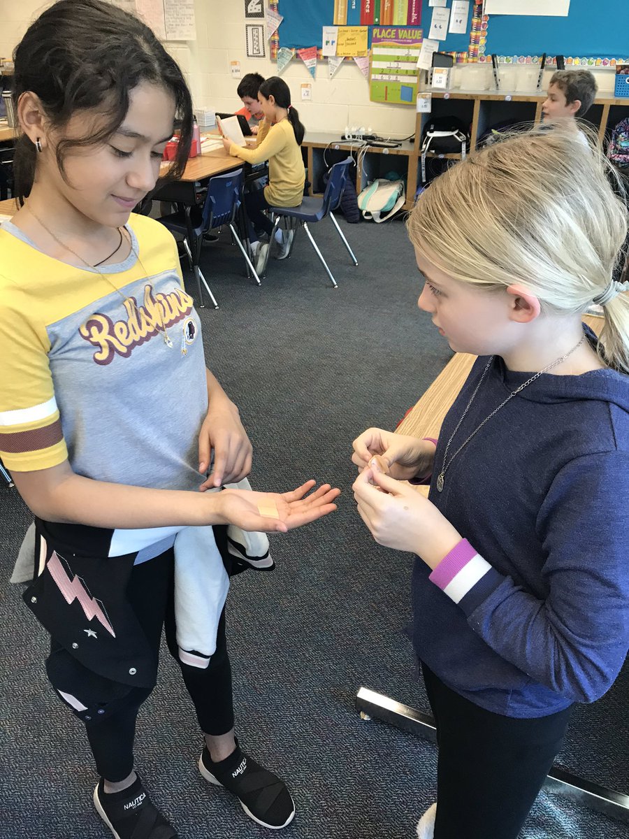 Mrs_Foster12's tweet photo. Day 7 of @ArlingtonVaFD #classroomcontest first aid! @longbranch_es https://t.co/iIckPO04Kx