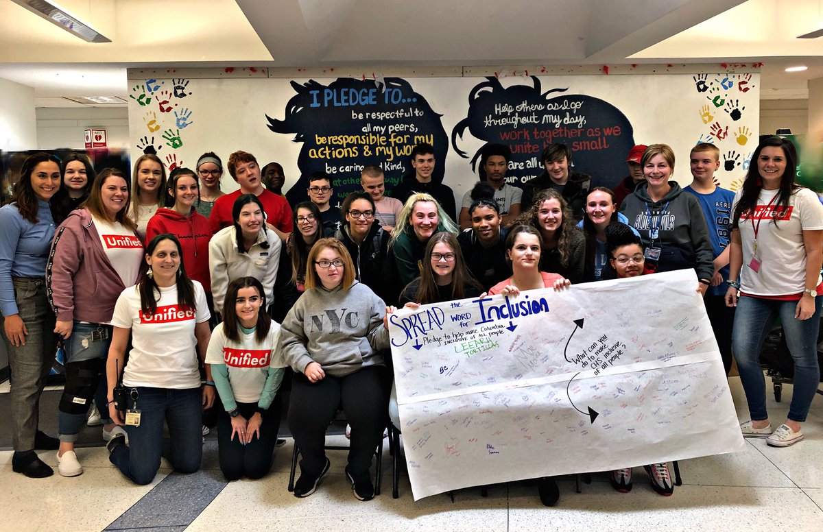 MrsDyerCHS's tweet photo. #SpreadtheWordDay at @Columbia_HS_BD Students and staff signed the pledge throughout the day to keep CHS an inclusive environment. @UnifiedColumbia @AudraDibacco @UnifiedSportsNY @EGreenbushCSD https://t.co/oq9cNap5KV