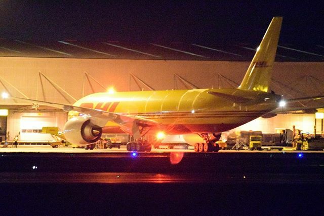 sirlordio's tweet photo. 01/03/2020 @ema_airport
@dhlair N773CK @boeing #777
#aviation #cargo #aviationphotography #potn #avion4u #avgeek #aviationgeek #aviationdaily #aviationlovers #aviation_lovers #EGNX #EMA #avgeek #wingshots #aviationpics #instaaviationphotography #instapla… https://t.co/uIkFyYpqsi https://t.co/egUnKXuN04