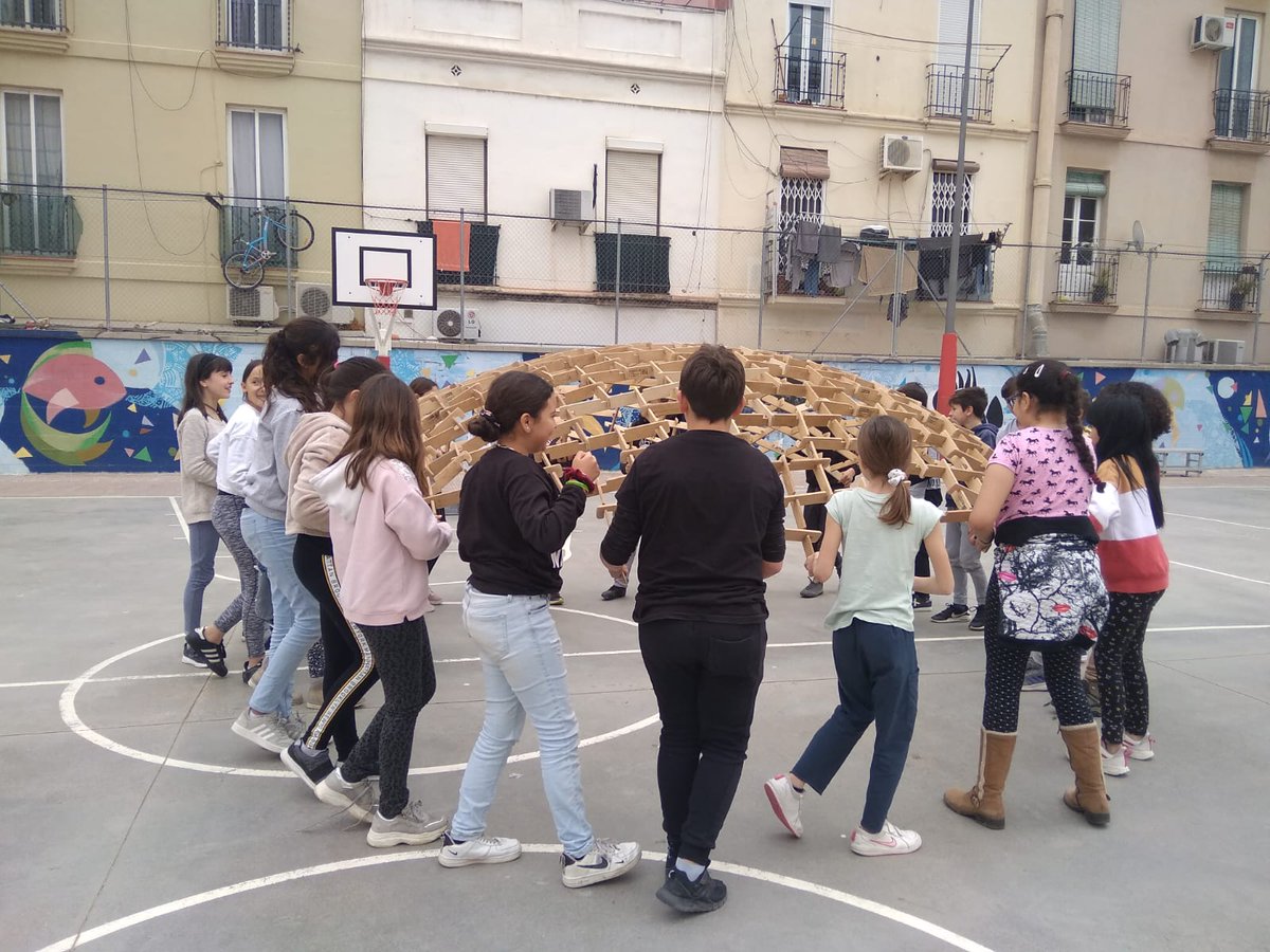 escolabogatell's tweet photo. 5è. Avui hem fet un taller de cúpules de leonardo amb el Museu de Matemàtiques de Catalunya @MMACA_cat
https://t.co/pxSIL0cvhy https://t.co/4RwYHNdrKe