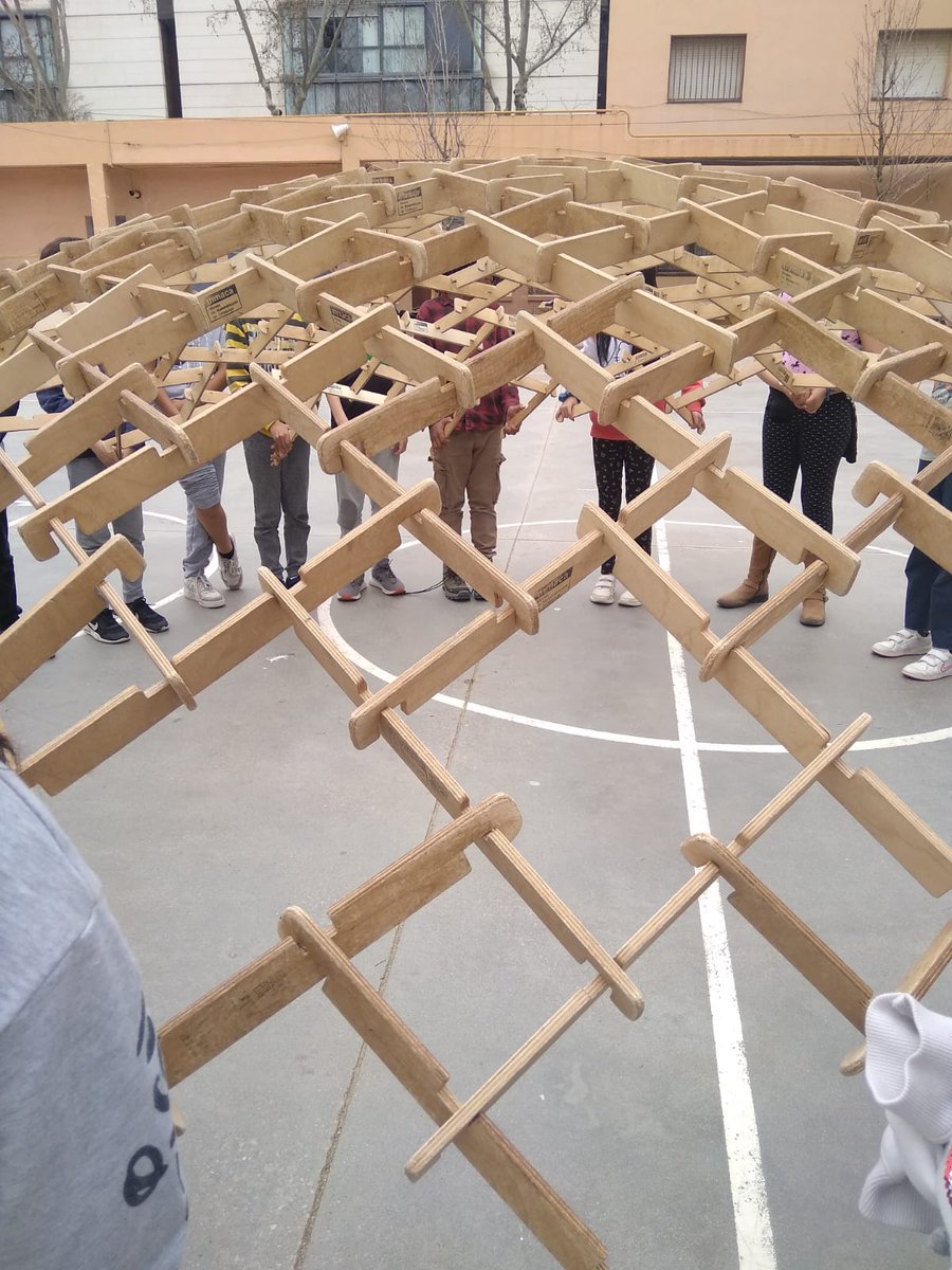 escolabogatell's tweet photo. 5è. Avui hem fet un taller de cúpules de leonardo amb el Museu de Matemàtiques de Catalunya @MMACA_cat
https://t.co/pxSIL0cvhy https://t.co/4RwYHNdrKe