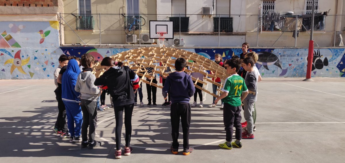 escolabogatell's tweet photo. 5è. Avui hem fet un taller de cúpules de leonardo amb el Museu de Matemàtiques de Catalunya @MMACA_cat
https://t.co/pxSIL0cvhy https://t.co/4RwYHNdrKe