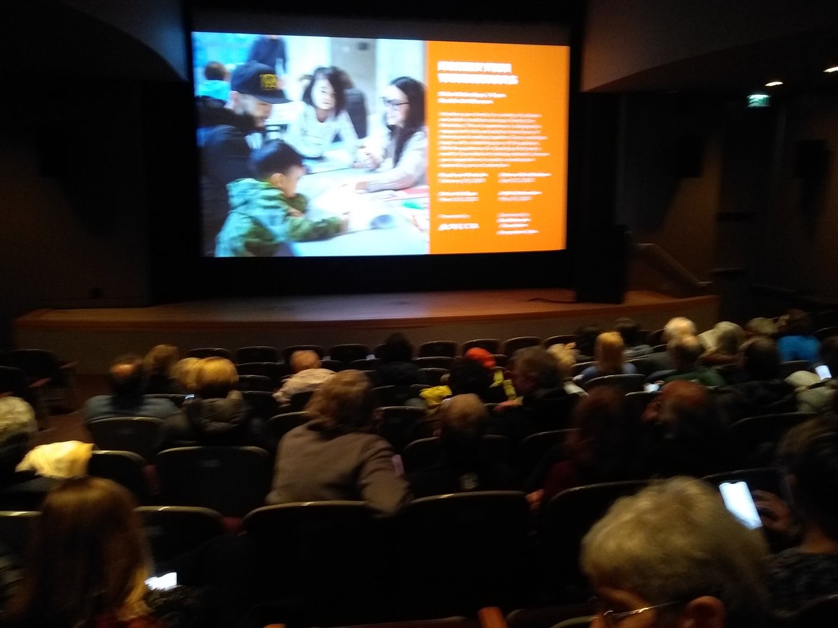 MapleLeafLife's tweet photo. @NBCNews Seattle ghost town at SAM auditorium this afternoon https://t.co/iNuuatjicD