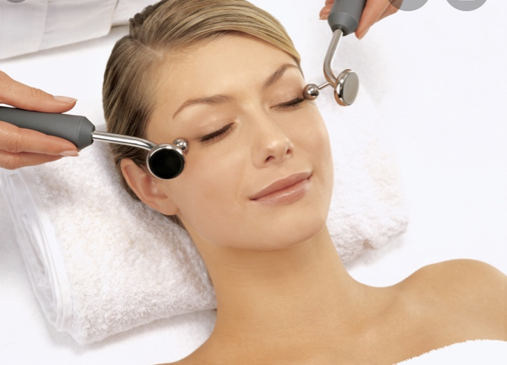 WMidsAcademy's tweet photo. Are you looking to gain a Level 3 Beauty Therapy VTCT Qualification? We are offering a 20 week fast track course. This course is ideal to get into the aesthetic beauty industry. https://t.co/7nrQq0Bf98 Call 0121 794 0612 for details or email: wmnailandbeauty@yahoo.com. https://t.co/bHxWpMLfht