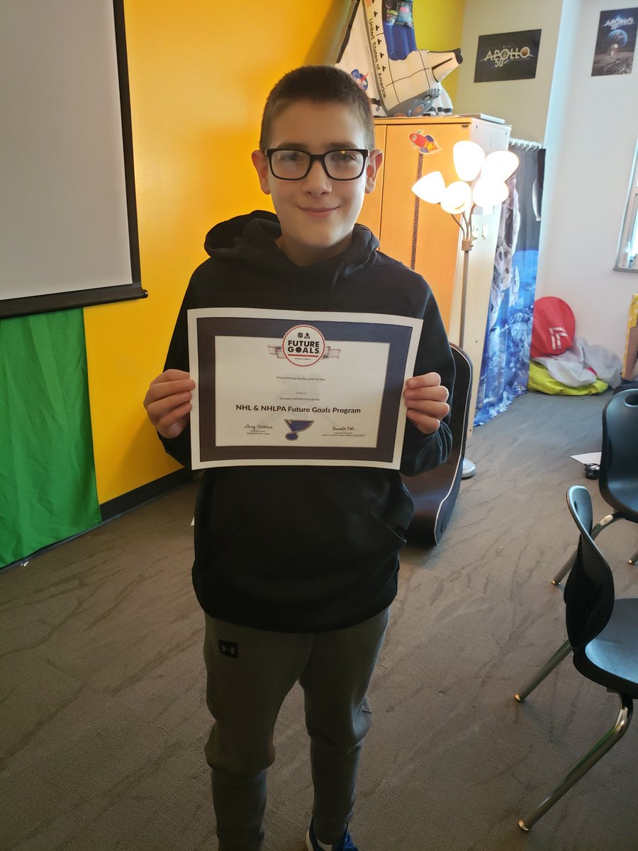 Miss Valenti tweet media