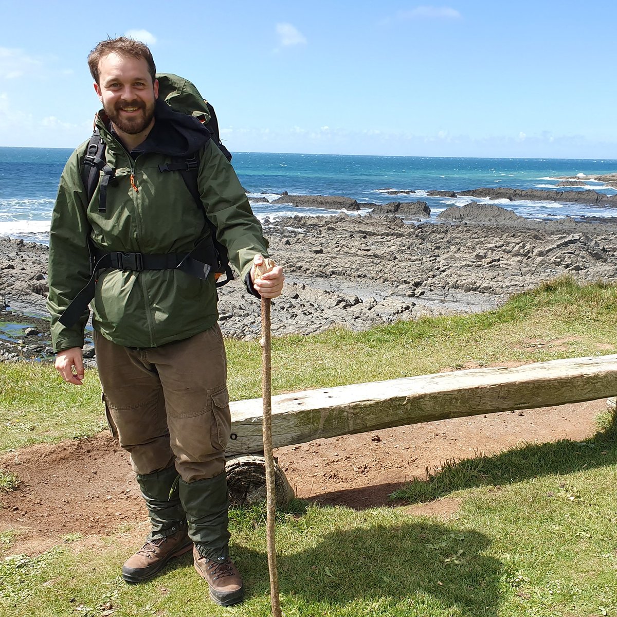 RichHAHAhard's tweet photo. Doing my talk for @explorersconnect tomorrow night. 
Shocked it sold out, so I hope my stories of hills and achey feet don't disappoint!

Here's a throwback picture back to when I could legitimately go around dressed like I was on an expedition.

#SouthWestCoastLaugh #hiking https://t.co/u5N2RWyorF