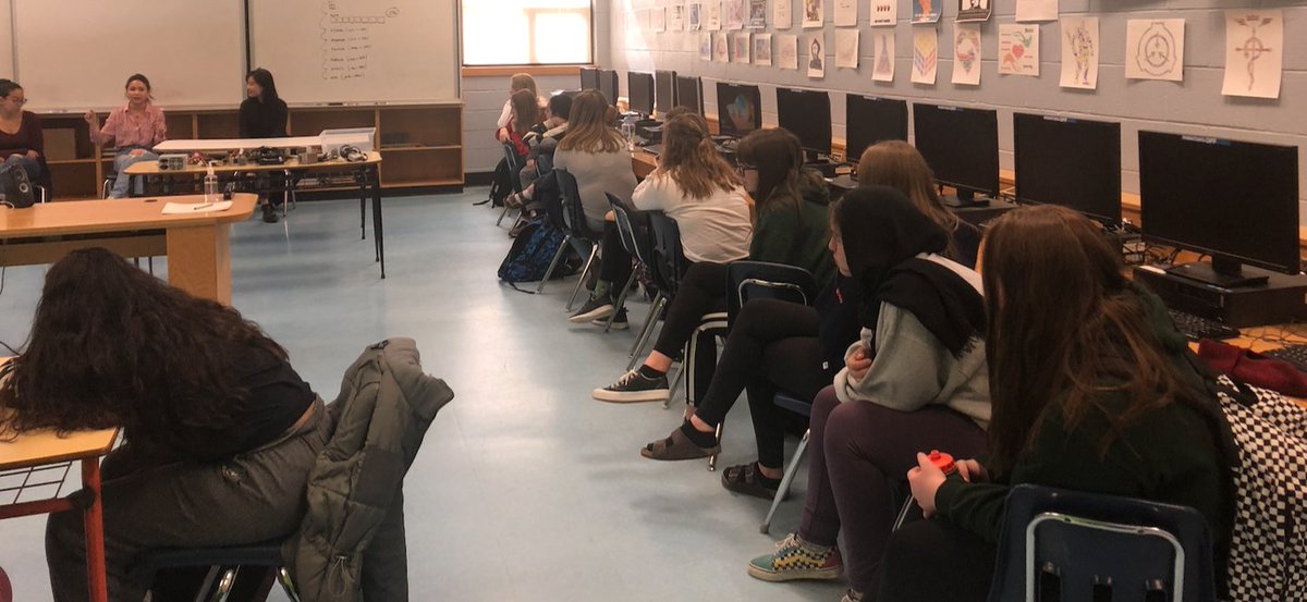 mrjswaine's tweet photo. 30 girls attended today's presentation by the Queen's Women in Computing group today at @BayridgeSS_LDSB!  Thanks to QWIC for coming in and sharing stories and experiences. So many opportunities in the world of computer science ... beyond just coding!  #GirlsWhoCode #bssStem https://t.co/7ZDFev8muy