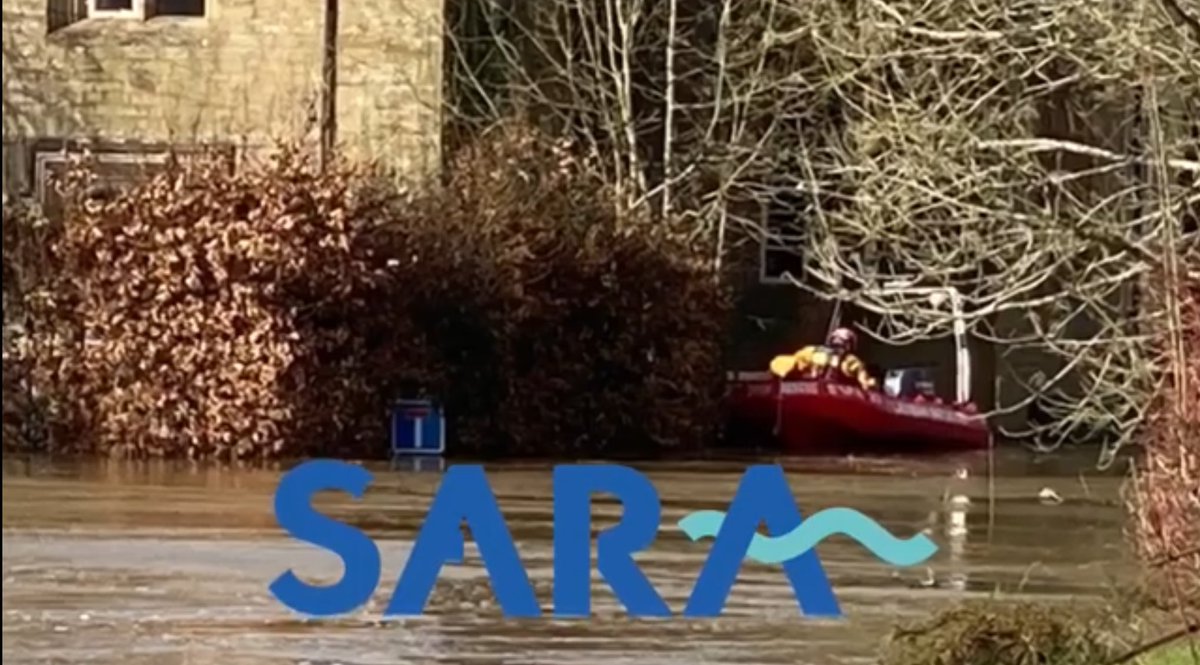 SARAWyreF's tweet photo. Last Wednesday (the 26th), We were called out by @HWFireControl to Attend an incident in Arley.
3 people and their 3 dogs were rescued from there flooded Property. #Volunteers https://t.co/tgePePpd97