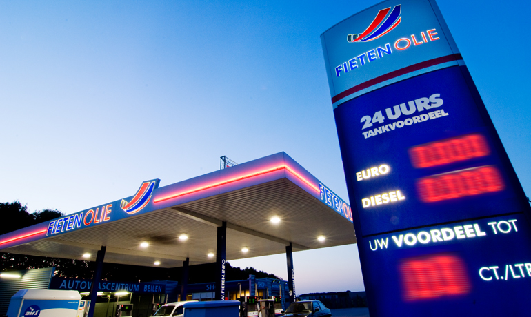 Wordt natuurgebied de Zumpe straks ontsierd met een tankstation met shop, carwash en stofzuigerinstallaties of steekt de gemeenteraad van #Doetinchem hier morgenavond een stokje voor? Wij zitten morgen vanaf 19.30 uur op de publieke tribune. Kom jij ook?