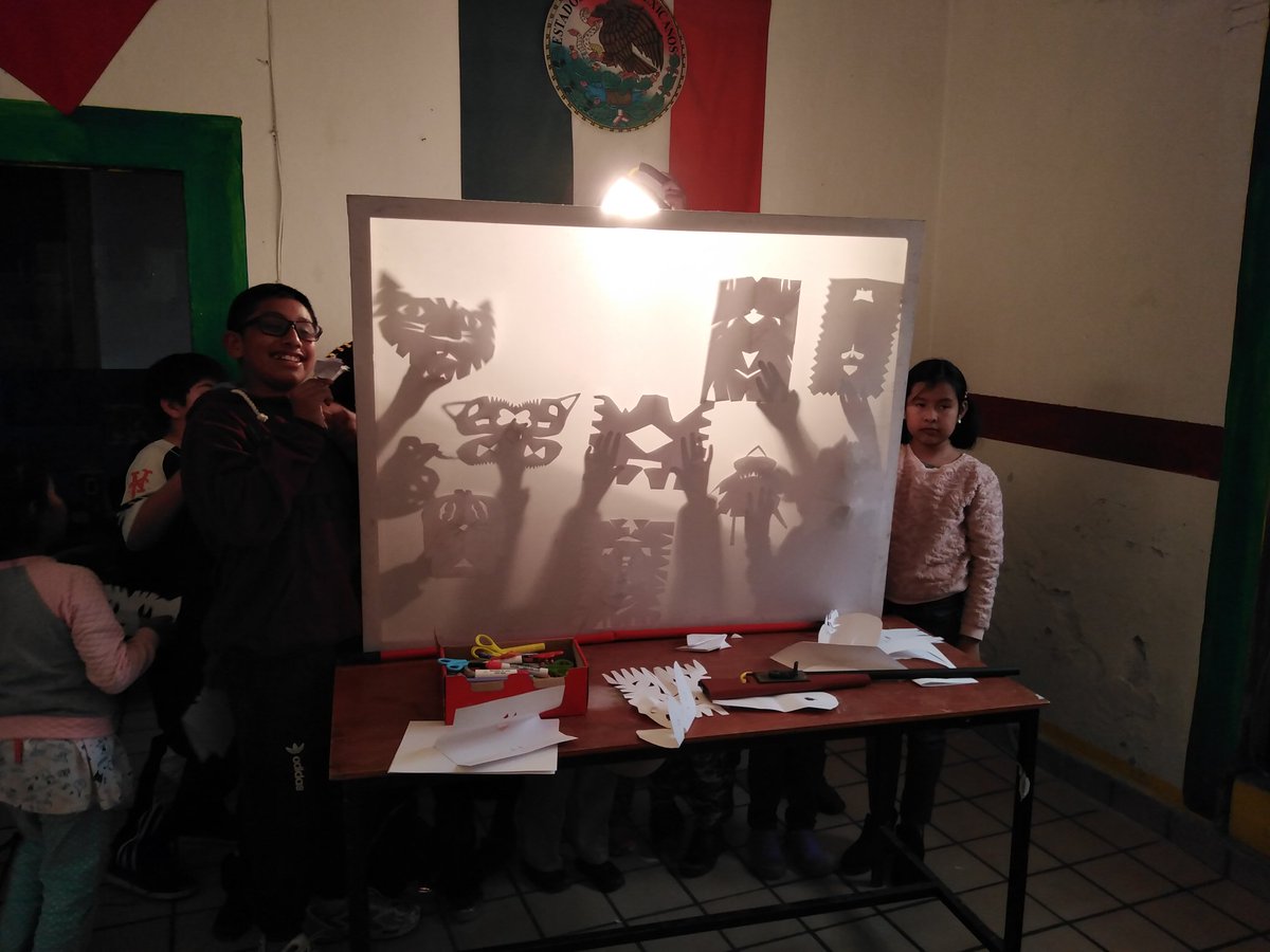 Teatro de sombras #titeres
Realizados por niños y niñas de la Sede de Muñoztla del Semillero Creativo de #Chiautempan
#vinculacioncultural
#semilleroscreativos
#culturacomunitaria
#soyculturacomunitaria