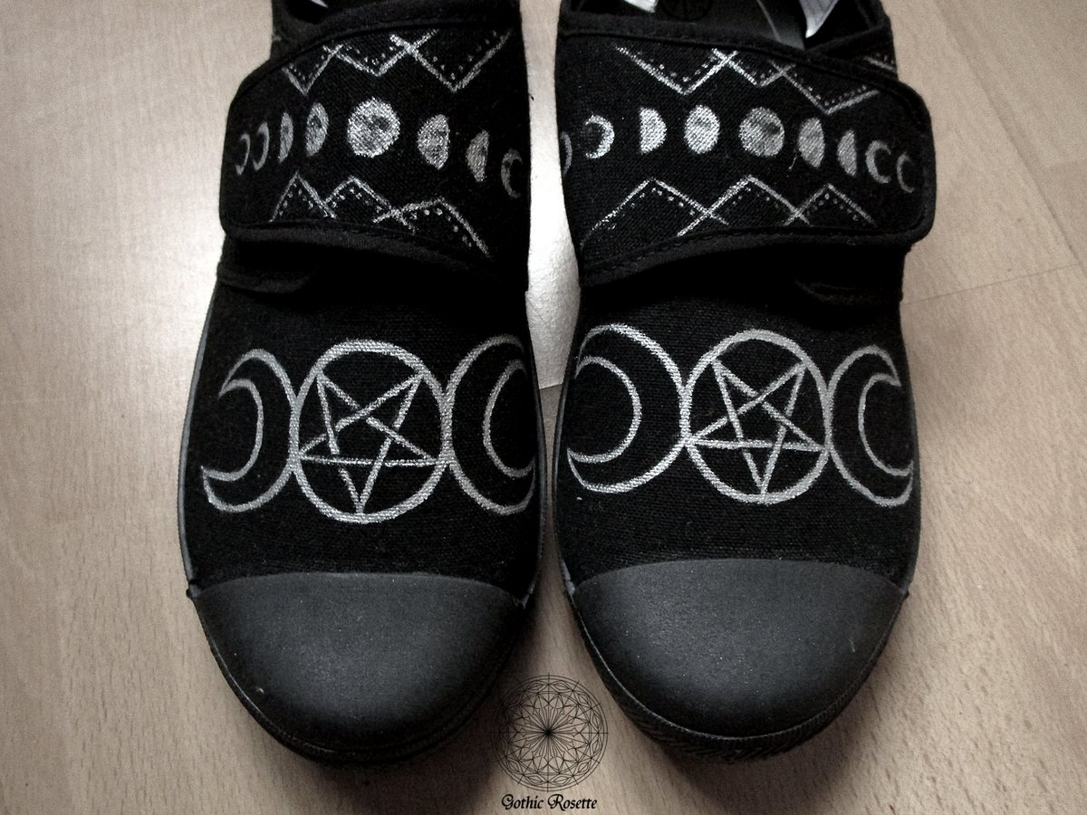 GothicRosette's tweet photo. Listed this witchy shoes to my shop :) Check out here:
https://t.co/n6NenwGqUu https://t.co/u6AFjS8nfb
