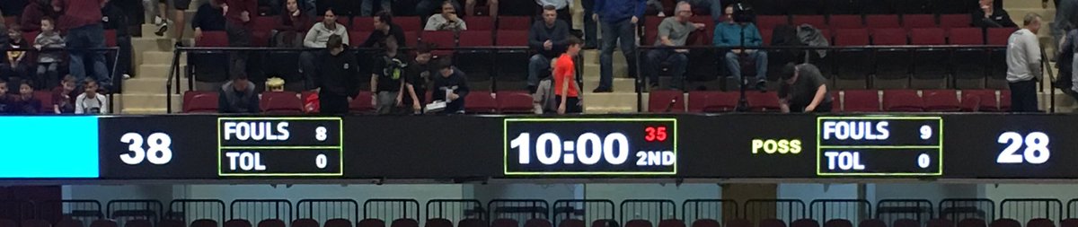think360_'s tweet photo. Halftime @ValhallaSchools 🏀 up https://t.co/LXeHoflOEK