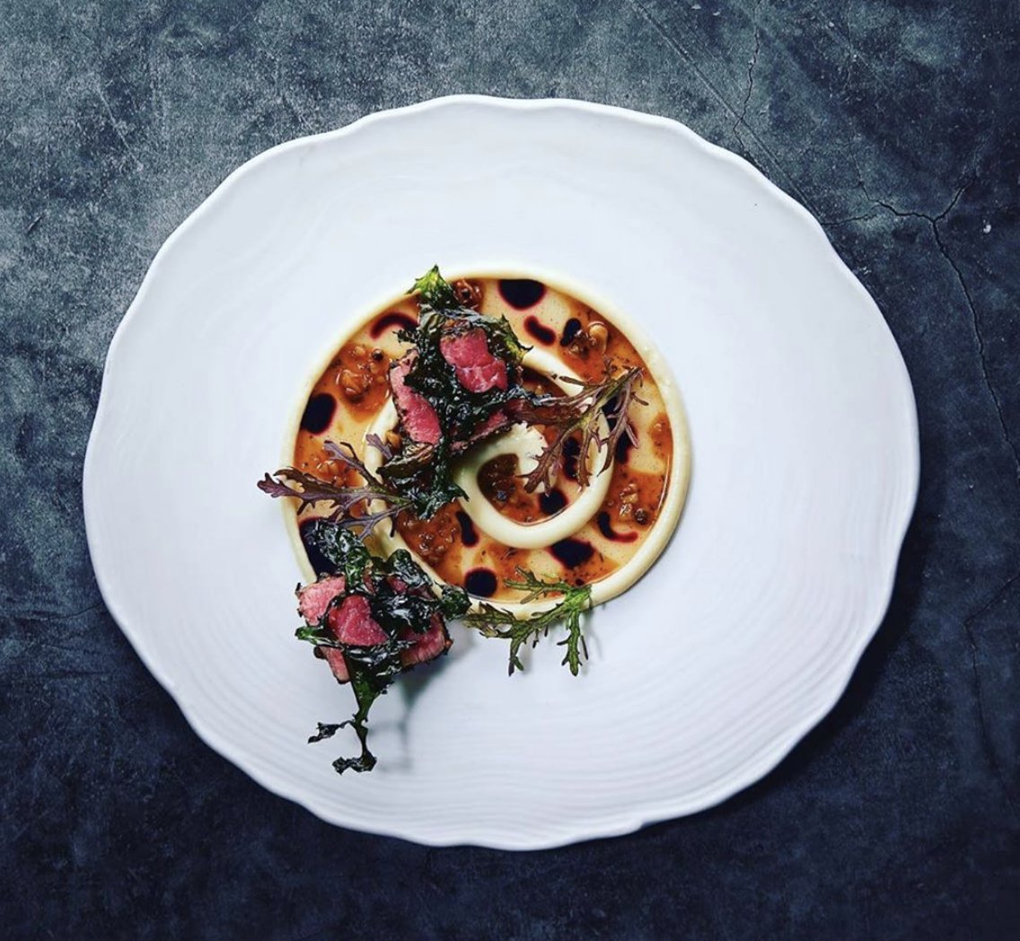 WalkingMatters's tweet photo. Magnificent playing on @TenStrawberrySt's #dinnerware. @Rarepieceofmeat - that’s some artwork right there! 🤩🤩
#TabletopMatters https://t.co/ktMcbWq2lL