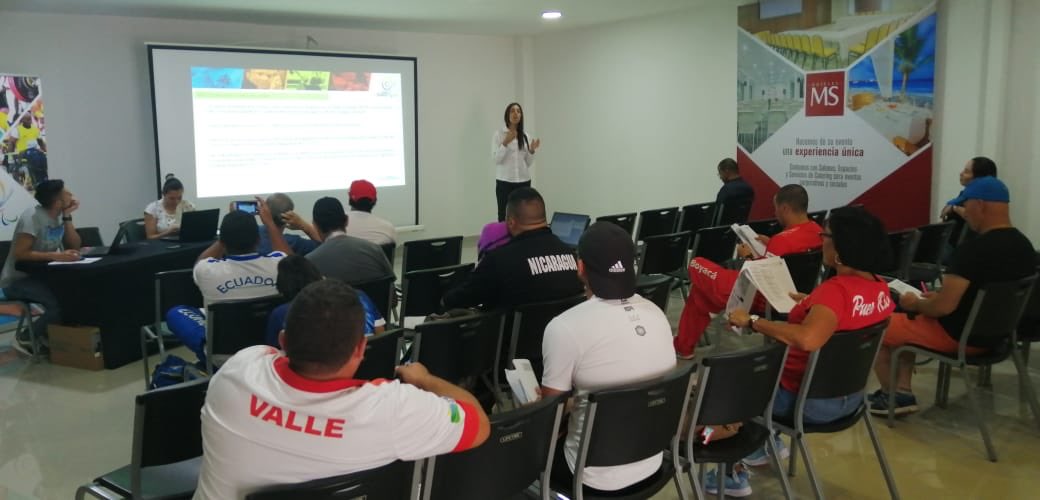 COLParalimpico's tweet photo. 🤩🇨🇴Seguimos con las jornadas de reuniones técnicas previo al inicio de las competencias.

😬🤘🏻En esta reunión los delegados de cada región pudieron conocer detalles de para natación, el cronograma oficial de competencias y los horarios de entrenamiento.

¡Cali es #imPARAble!😍😬 https://t.co/4cWt4t2zKx