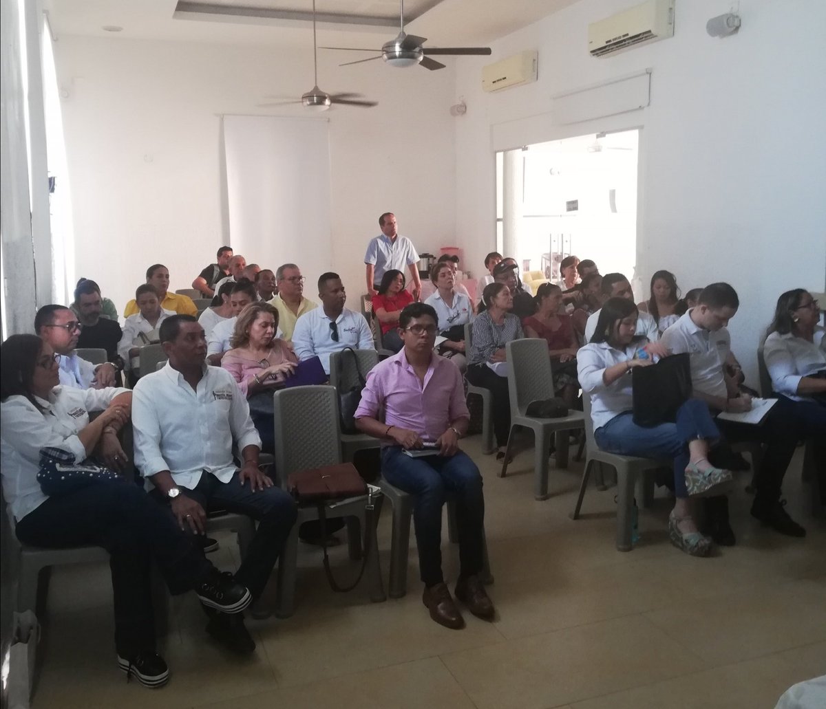 sanmichelle26's tweet photo. #Turismo |1a. reunión d empresarios turísticos, @MagiaVallenataV #EnsueñoGuajiro cámaras d comercio y entidades públicas del #Cesar y #LaGuajira para buscar unidad del territorio #Vallenato y lograr una región fuerte en #Turismo #TurismoMusical #turismocultural #TurismoSocial https://t.co/DjBX3bjvTd